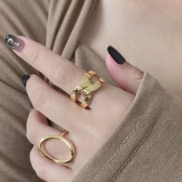 💛Insta gold plated twisted ring - Picture 2 of 5